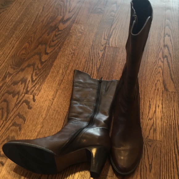 👢👢Mid Calf Boots👢👢 - Picture 4 of 5